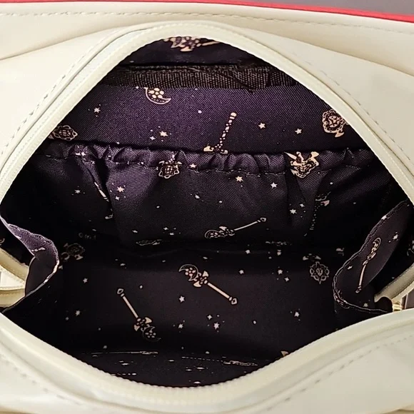 Hello Kitty Make Up Pouch - Picture 3 of 4